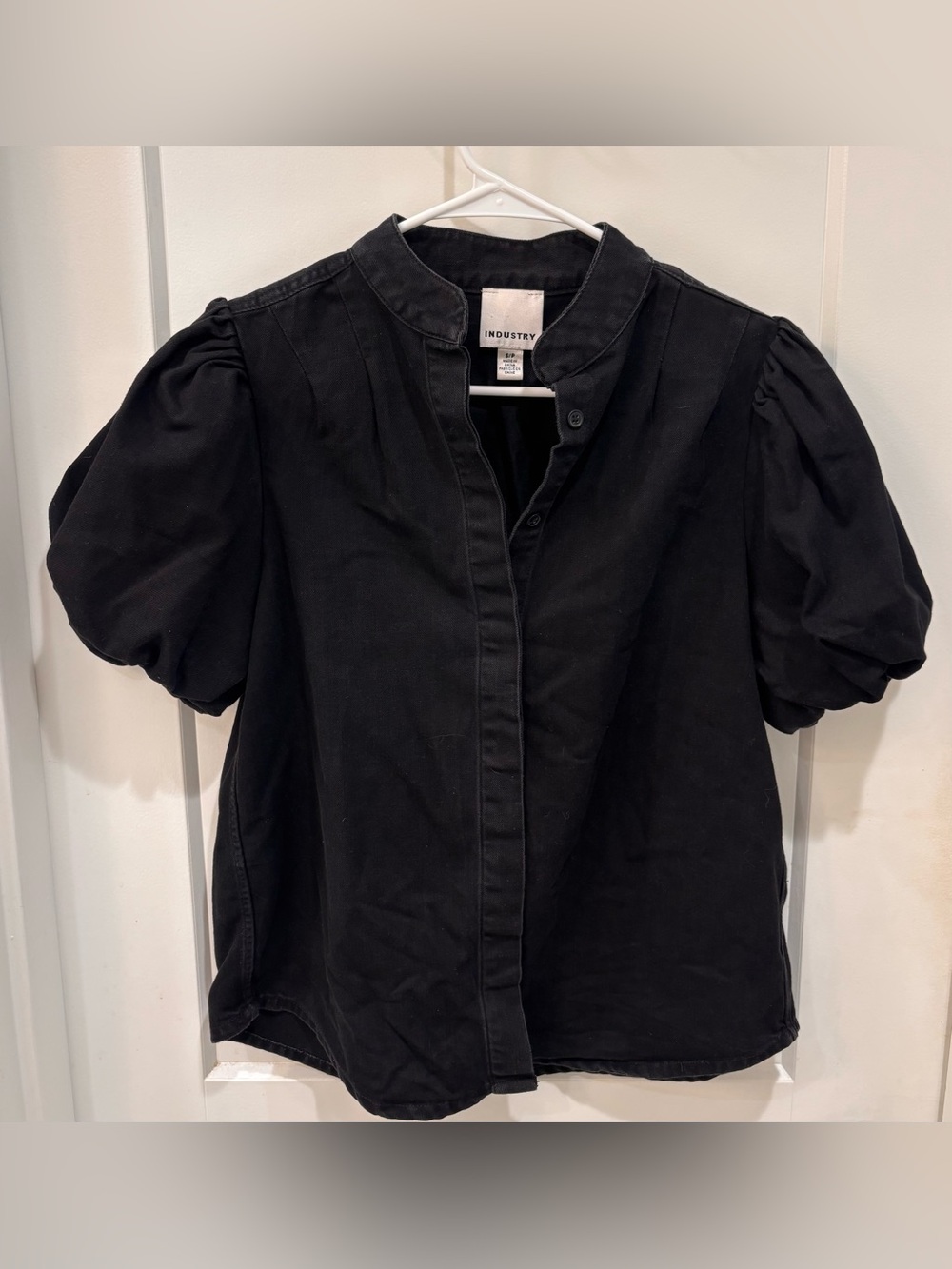Industry Denim Puff Sleeve Button-Front Top. Size Small in mint condition